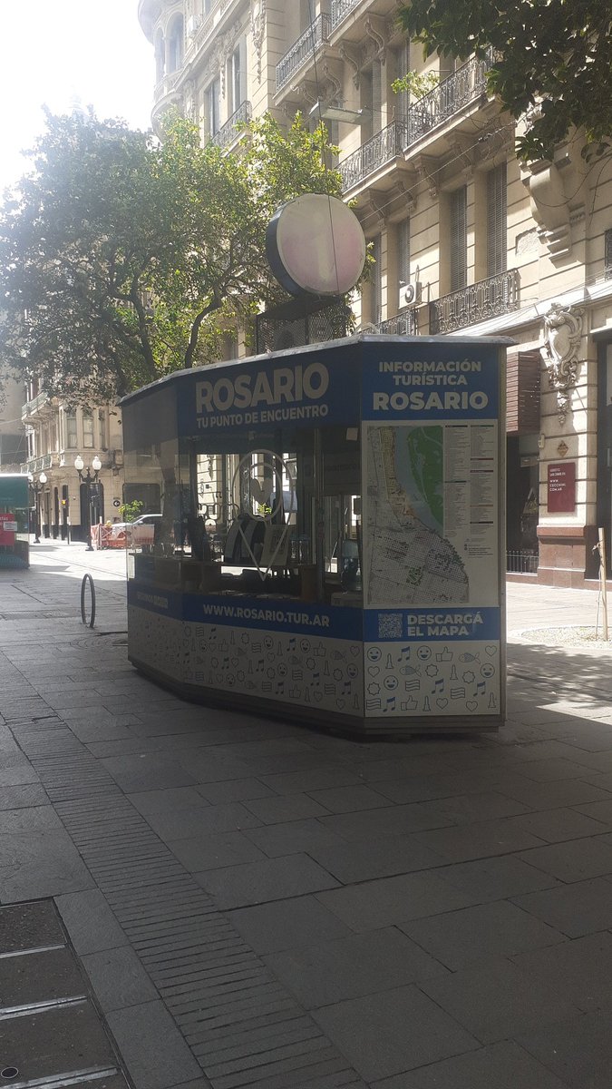 La ciudad con más Munipa por metro cuadrado, no tiene un empleado para la oficina de atención al turista en la esquina más importante de Rosario.