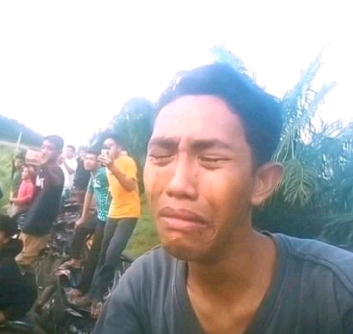 ridho gak kalo aku nangis malam ini