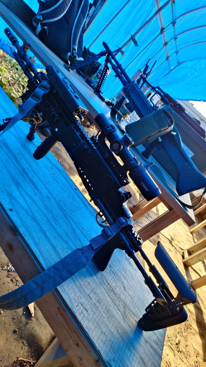 WASAMIK_OUCHEEE's tweet image. 病み上がりでEBR担いでシャトルランしたら心肺ヒーコラ足腰ガクブルだよね
でもM60振り回してたお兄さんのおかげで気持ちだけは前を向けたよ