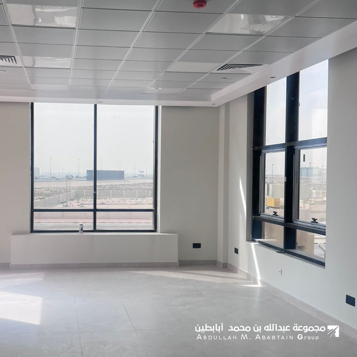 🏢 تم الانتهاء من تجهيز المكاتب الإدارية في مجمع أبابطين التجاري