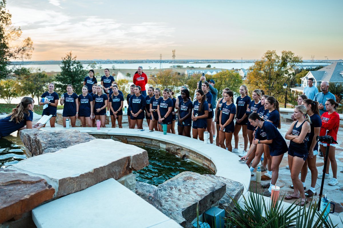 Snjkeeper1's tweet image. In complete awe of this day. Thank you Lord for this wonderful opportunity to share my story. Praise Him ✝️🤍