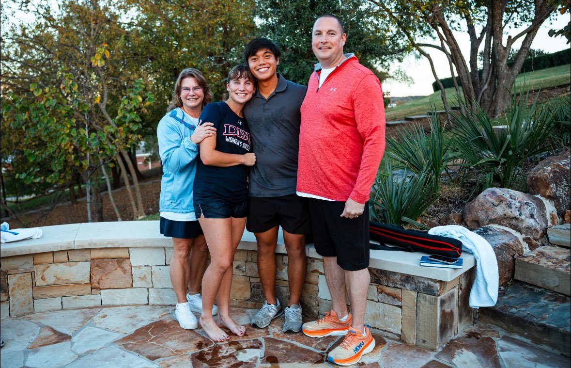 Snjkeeper1's tweet image. In complete awe of this day. Thank you Lord for this wonderful opportunity to share my story. Praise Him ✝️🤍