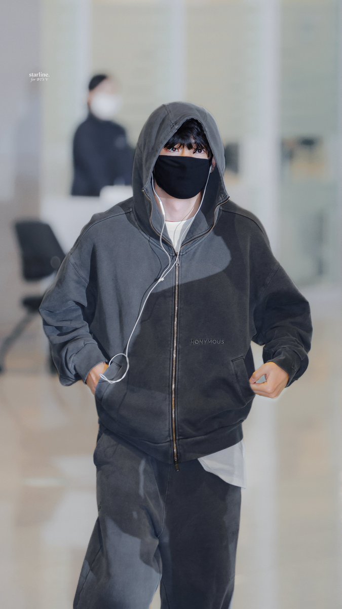 starlinethv's tweet image. 251116 - ICN🛬

#KimTaehyung #TAEHYUNG #태형 #BTS #V #부 #BTSV