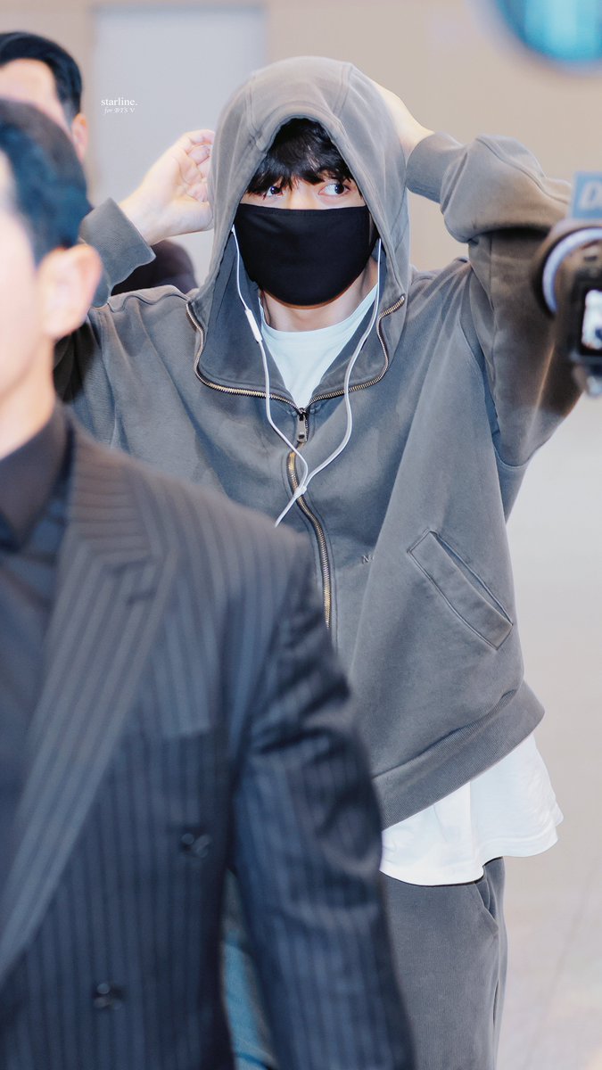 starlinethv's tweet image. 251116 - ICN🛬

#KimTaehyung #TAEHYUNG #태형 #BTS #V #부 #BTSV