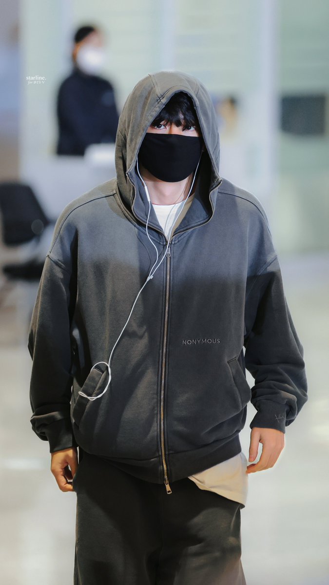 starlinethv's tweet image. 251116 - ICN🛬

#KimTaehyung #TAEHYUNG #태형 #BTS #V #부 #BTSV