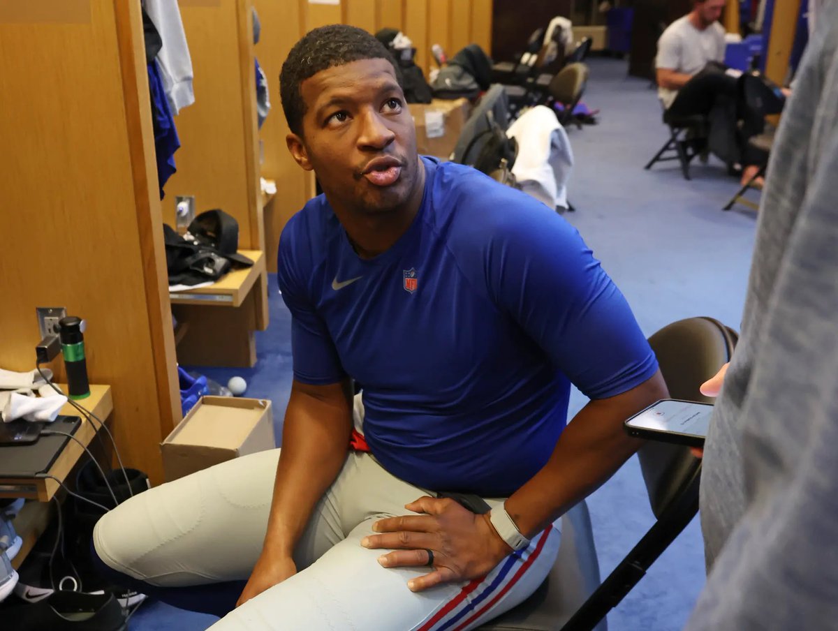 keithburton16's tweet image. #JameisWinston has worked tirelessly in the locker room and on the sideline all season to help his teammates. It’s no surprise that #MikeKafka has called on him to help reset the culture and mindset on the field | #NYGiants #UKGiants #NFLUK #NYG nypost.com/2025/11/16/spo…