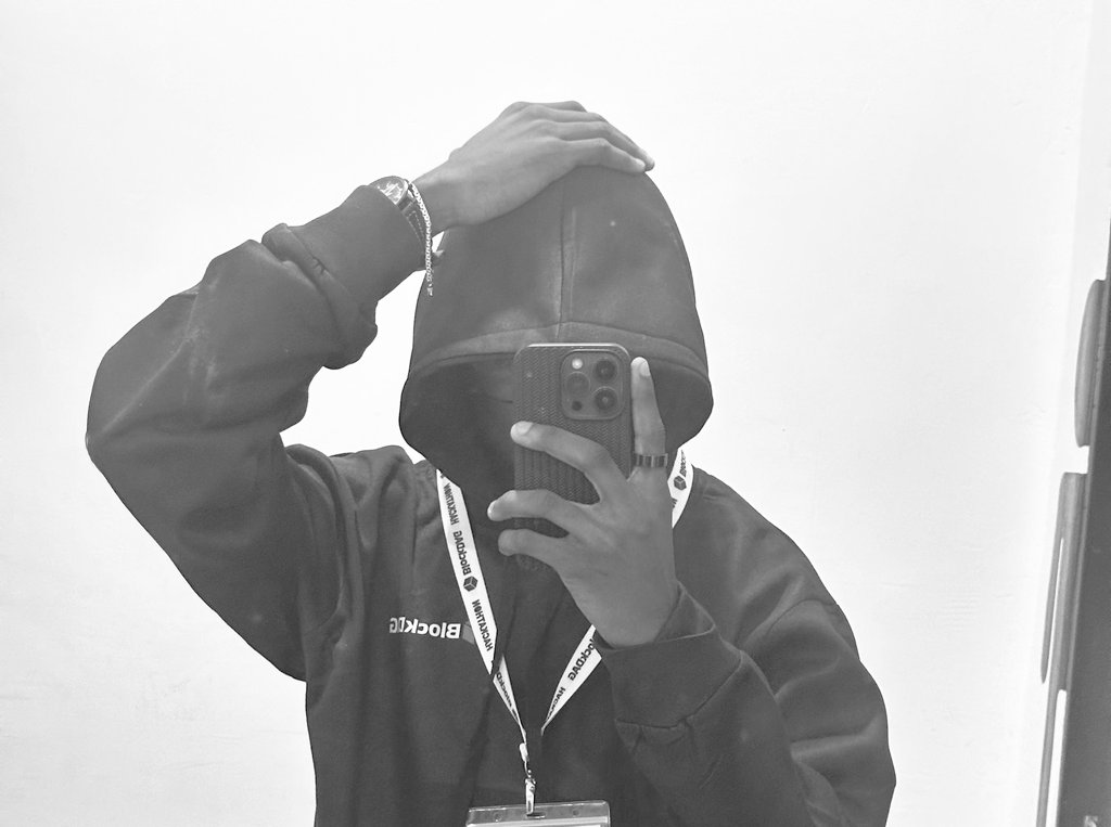 honour_can_code's tweet image. im honour, 19, from port harcourt, student, married. 🙃