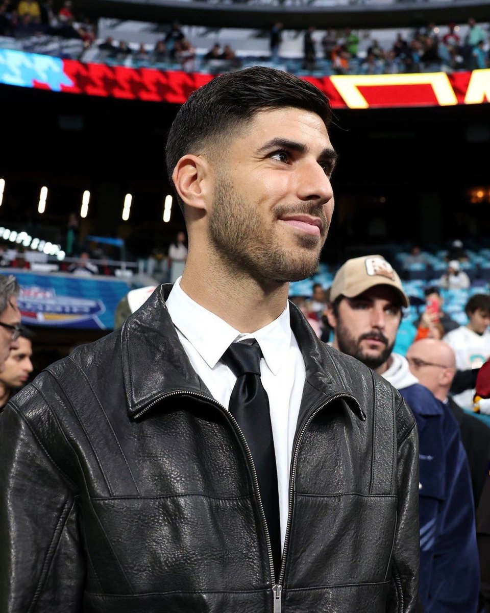 🏈 Marco Asensio is at the Bernabéu.