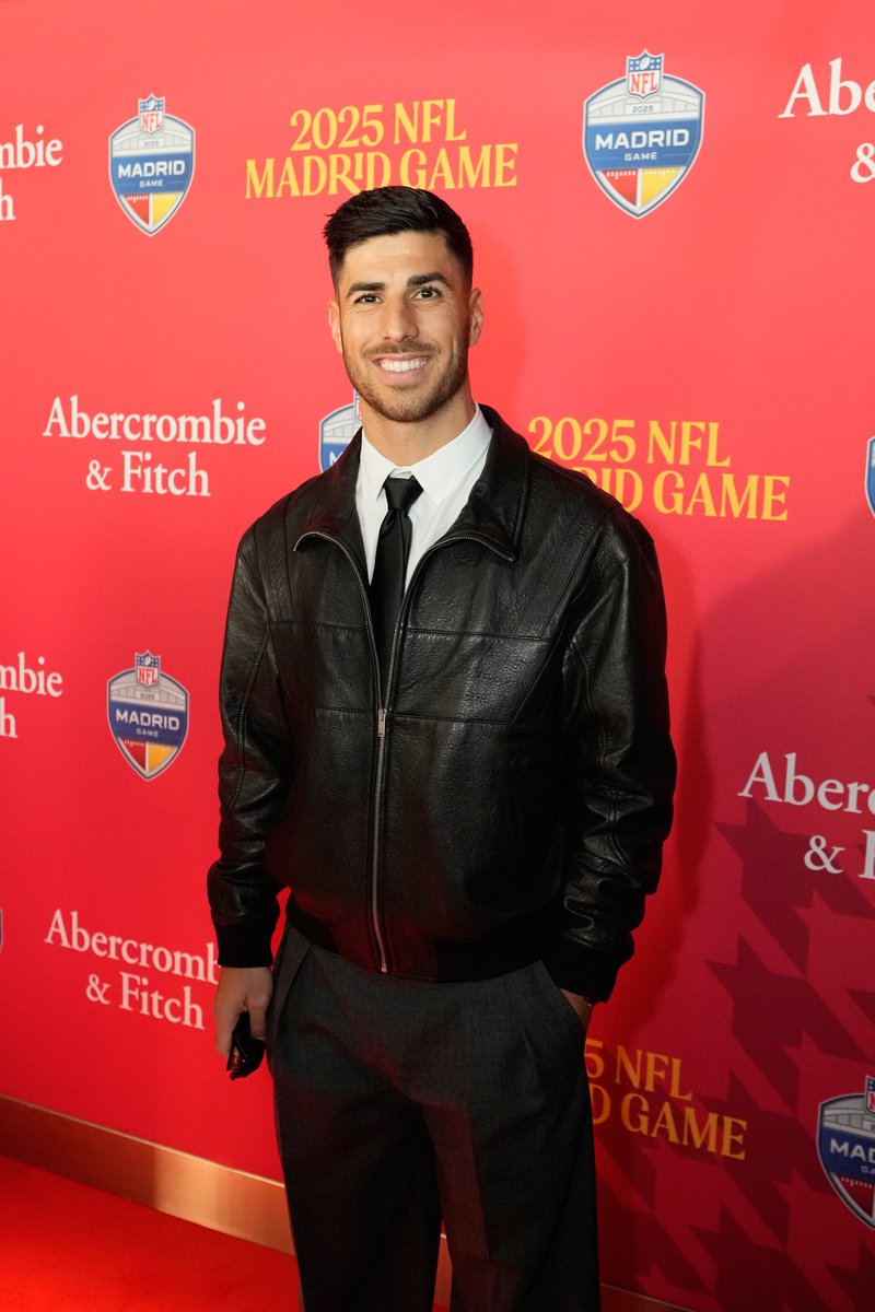 NFL's tweet photo. Spanish soccer star @marcoasensio10 in the building 🔥

WASvsMIA – 9:30am ET on @NFLNetwork
Also streaming on #NFLPlus https://t.co/a2bnj8WmIO
