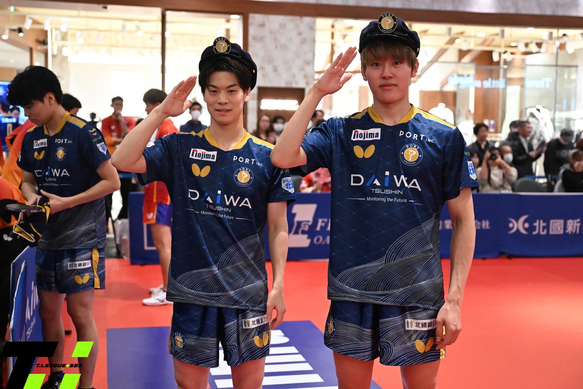 TPlus_SBD's tweet image. 11月16日
#金沢ポート は #琉球アスティーダ と対戦。
#𠮷田雅己 #小林広夢 ペア は #上江洲光志 #岡野俊介 ペアと対戦。
第1ゲームを落とすものの、2ゲーム目以降は軽快なプレーをみせた𠮷田/小林ペアが勝利し、大事なダブルスを金沢ポートが制した。

@kanazawaport 
@ryukyuasteeda 
@TLEAGUE_PR