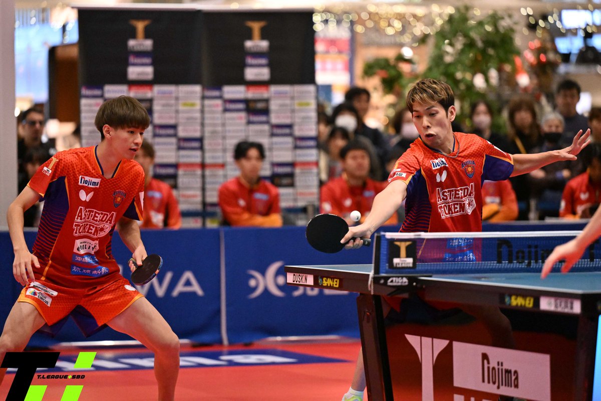 TPlus_SBD's tweet image. 11月16日
#金沢ポート は #琉球アスティーダ と対戦。
#𠮷田雅己 #小林広夢 ペア は #上江洲光志 #岡野俊介 ペアと対戦。
第1ゲームを落とすものの、2ゲーム目以降は軽快なプレーをみせた𠮷田/小林ペアが勝利し、大事なダブルスを金沢ポートが制した。

@kanazawaport 
@ryukyuasteeda 
@TLEAGUE_PR