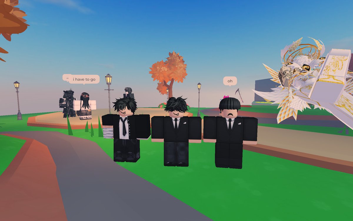 Somegoobything's tweet image. okay guys its me im back hi hello!!
(yes these are other two people that look like me)