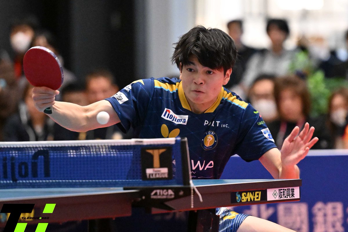 TPlus_SBD's tweet image. 第2マッチは
#田中佑汰 と #岡野俊介 が対戦。

好調なプレーを見せる田中が1ゲーム目を取るが、2ゲーム目は台上から先手を取った岡野が取る。しかし3ゲーム目以降は田中がリズムを取り戻し勝利をあげた。

@kanazawaport 
@ryukyuasteeda 
@TLEAGUE_PR 

#卓球 #Tリーグ