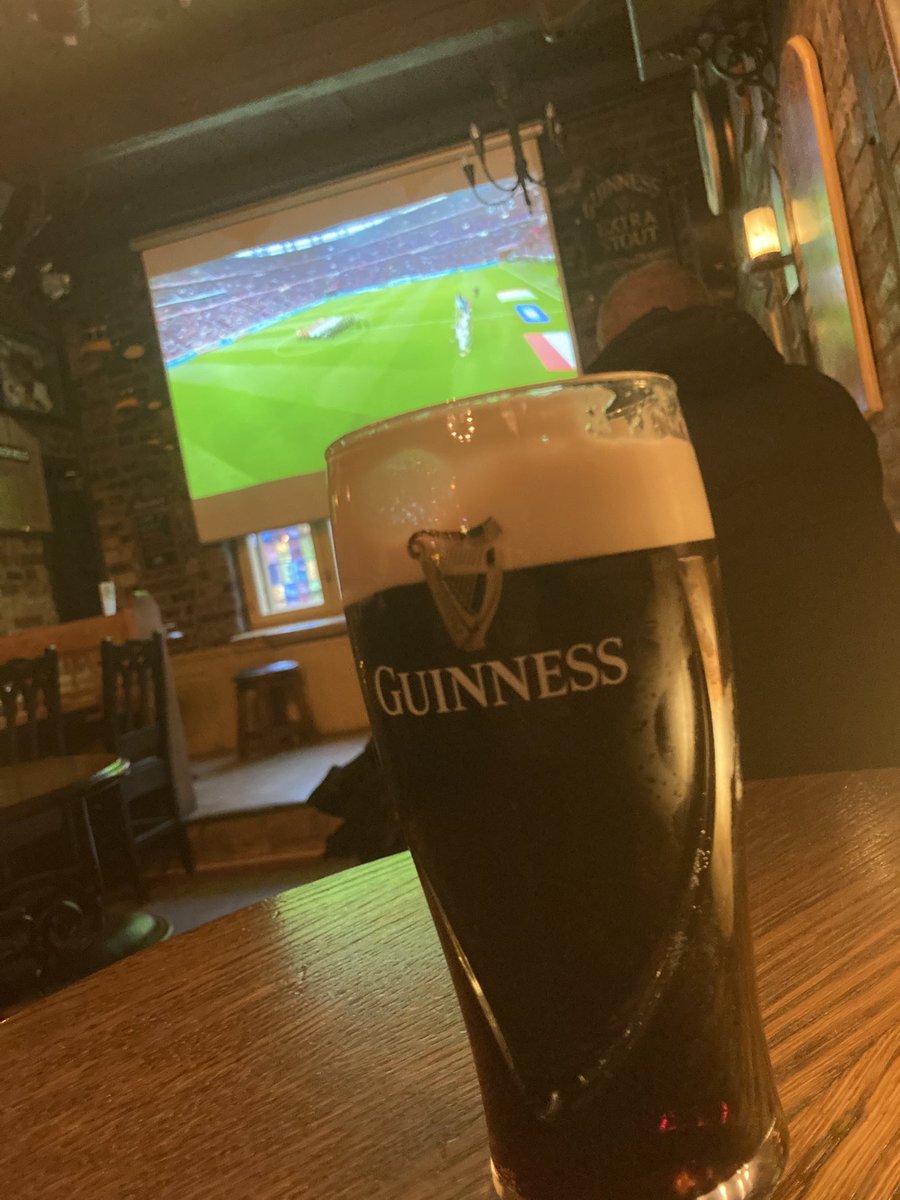 Down in the Irish pub up in Northern Denmark for the day that’s in it. Get into em lads