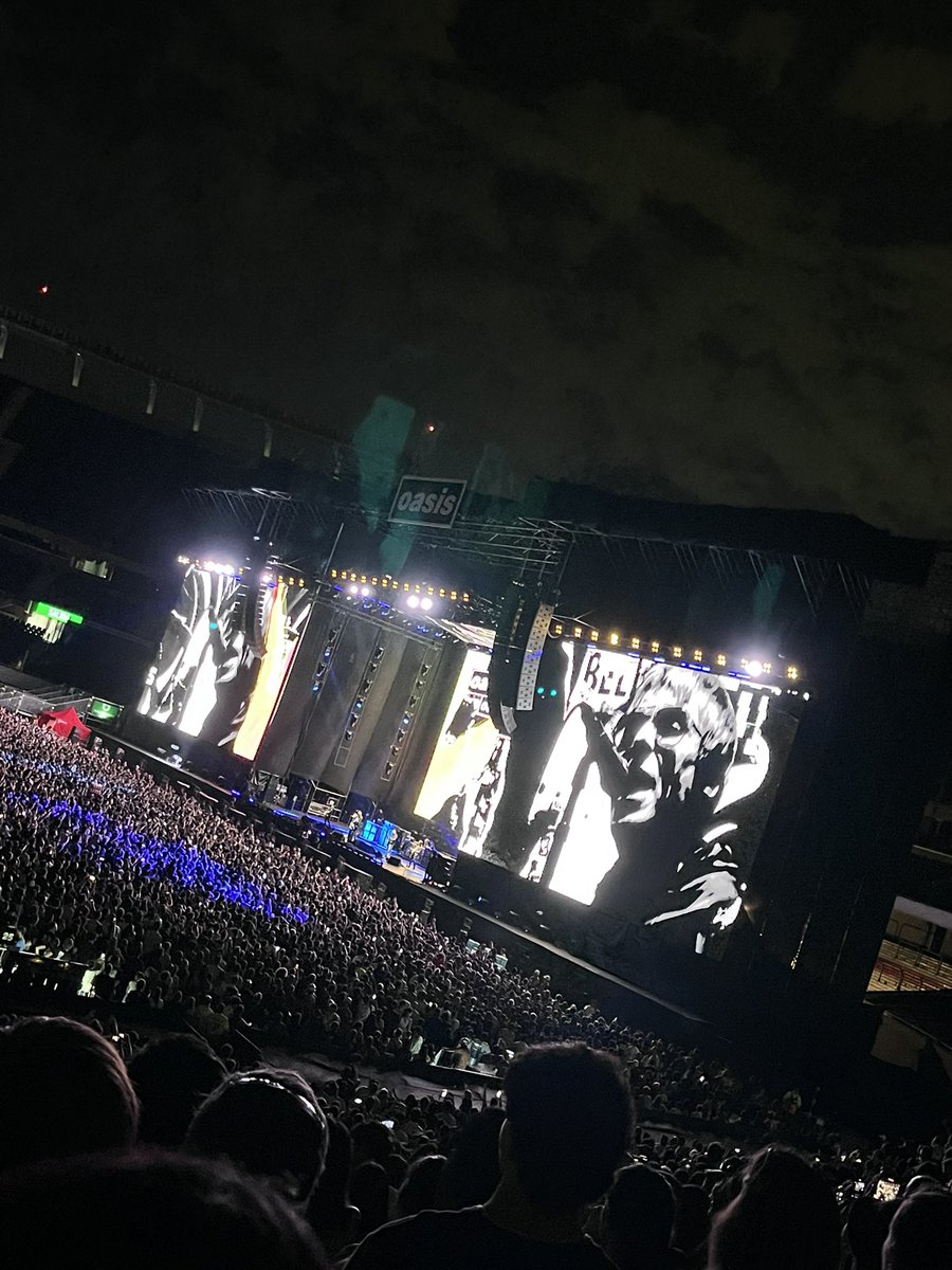 CoRoeDGa's tweet photo. Una noche que jamás me olvidaré, Argentina a la altura de la banda, AL PALO
Gracias @oasis 
#oasislive25 https://t.co/wIxGmu5A7S