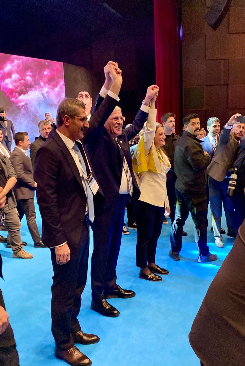 Bugün iki aday arkadaşımızın yarıştığı İYİ Parti İstanbul il Kongresi’ndeydik.

İstanbul’da başarısızlığa asla tahammülümüz yok .

Yeni seçilecek yönetimin üzerinde çok büyük bir yük olacak; mutlaka ve mutlaka İstanbul’da başarılı olmak zorunda.