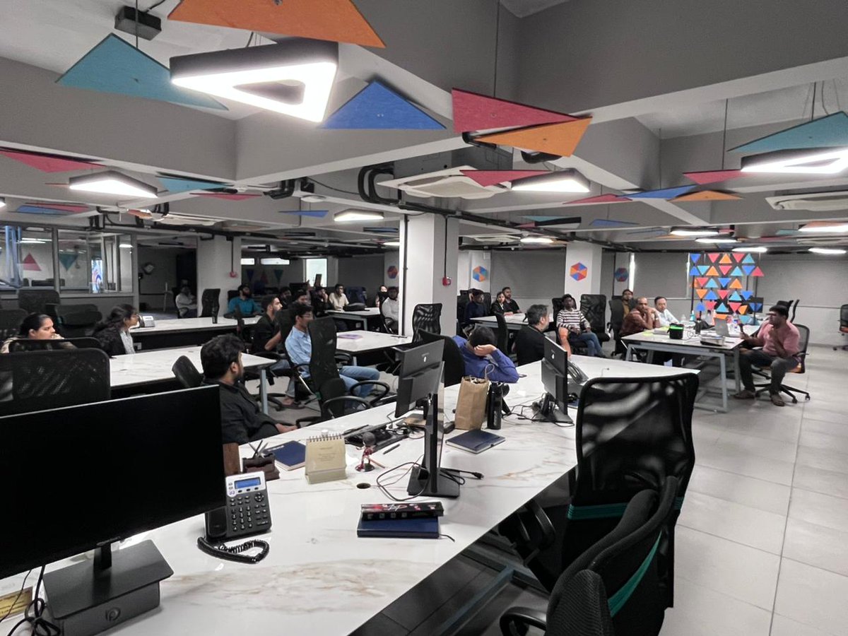 awsugbdq's tweet image. A heartfelt thank you to everyone who joined our “Level up your container game!”  meetup on Amazon ECS.

Grateful to our speakers, attendees, and Phonon.io for the amazing venue and vibrant discussions. 
See you at the next AWS User Group Vadodara event!