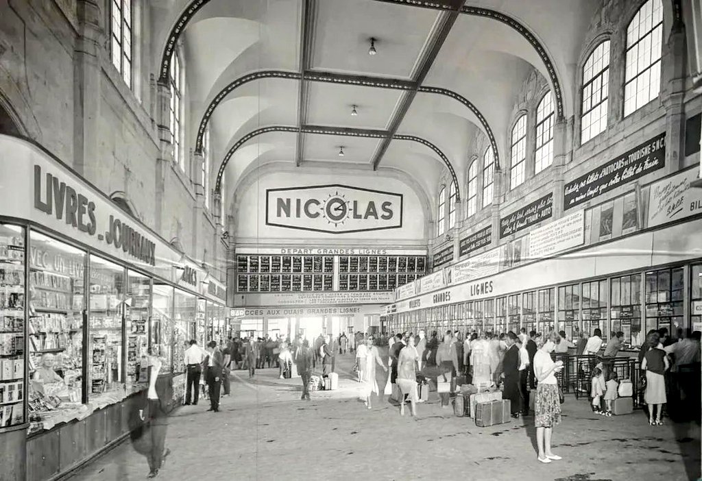 Gare d'Austerlitz. 
1964. Paris