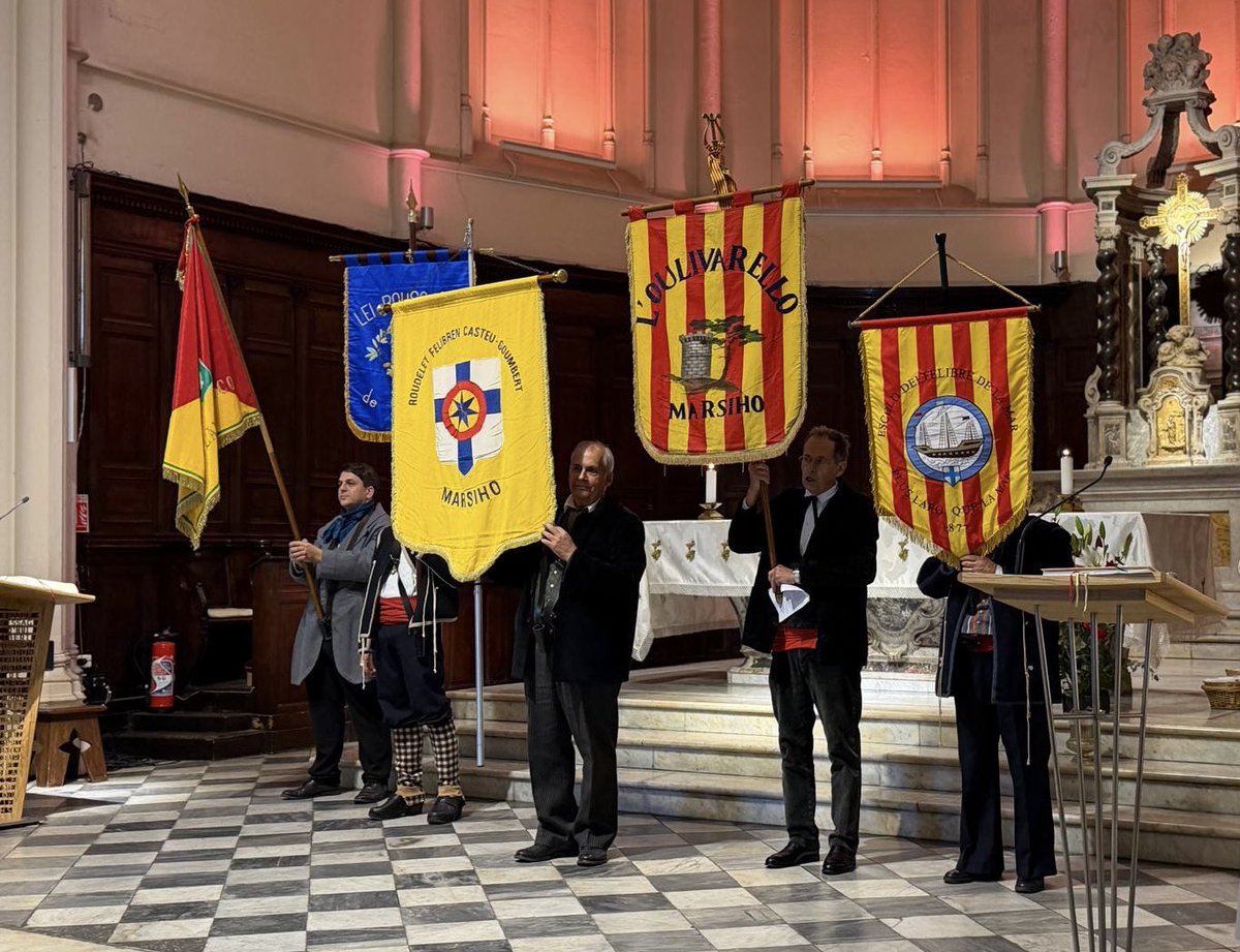 Comme chaque année, je me suis rendu à la cérémonie d'inauguration de la foire aux santons.

Vive nos traditions provençales !