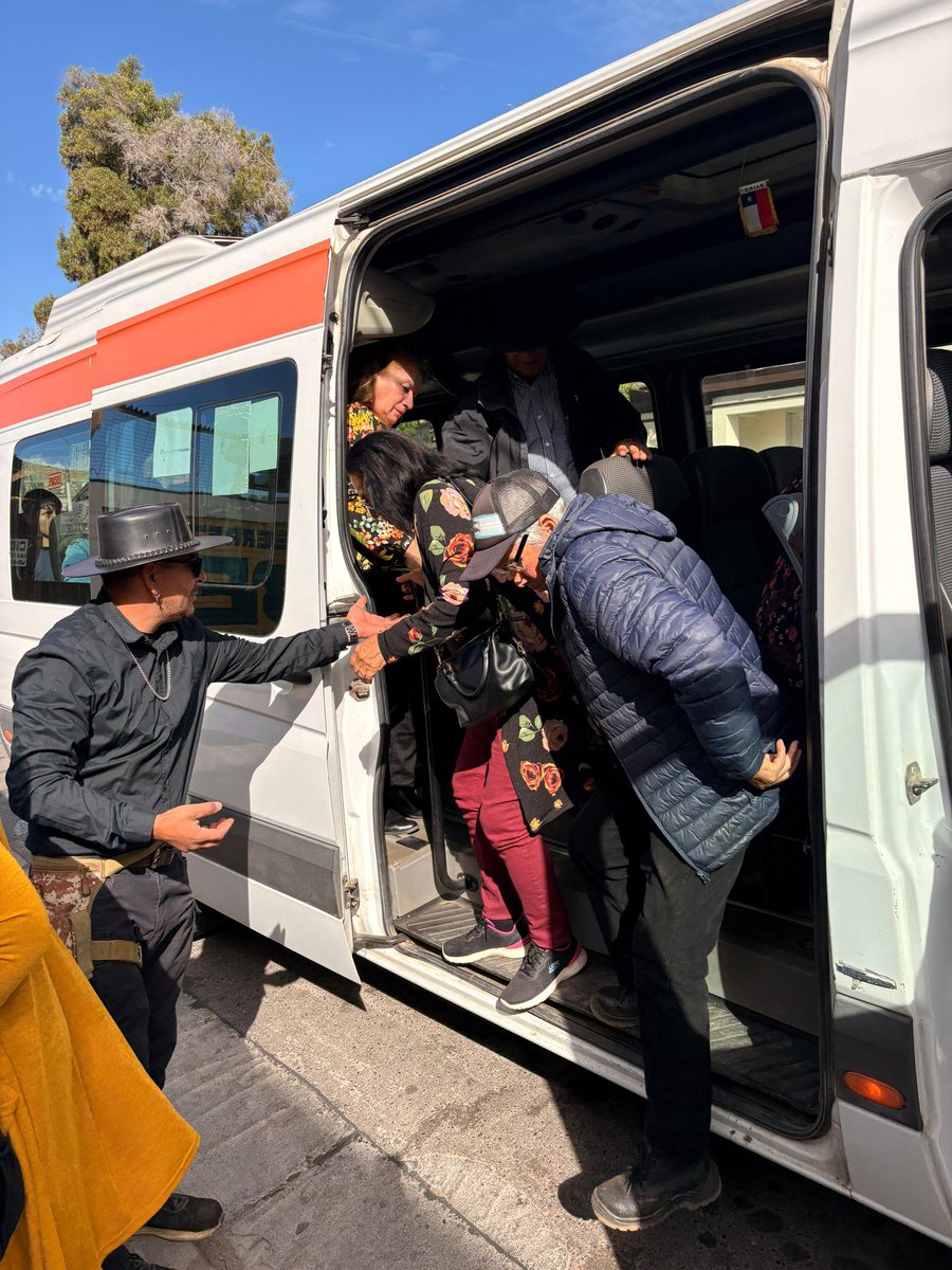 🚍 Nuestros servicios gratuitos se encuentran operando en todas las comunas para trasladar a los vecinos de El Pangue, Mincha Norte, Las Ramadas de Tulahuén, Pejerreyes, Tongoy, Rincón Las Chilcas, Rinconada y Maitencillo. 
📌Revisa los recorridos en elecciones.dtpr.cl