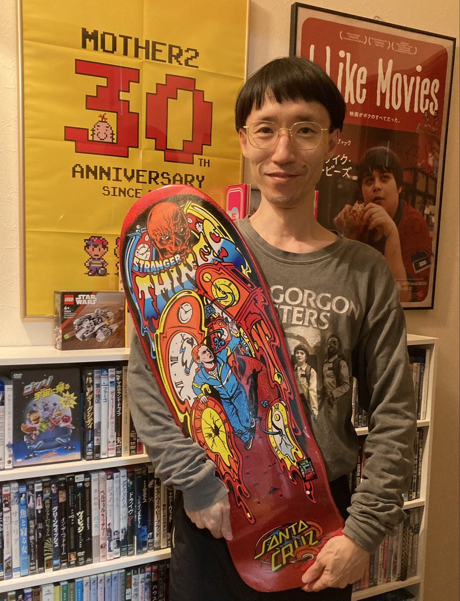 希少 stranger things マックス スケボー 新品未開封 早い者勝ち ストレンジャーシングスとSANTA CRUZのコラボ。まさかスケボー🛹買う日