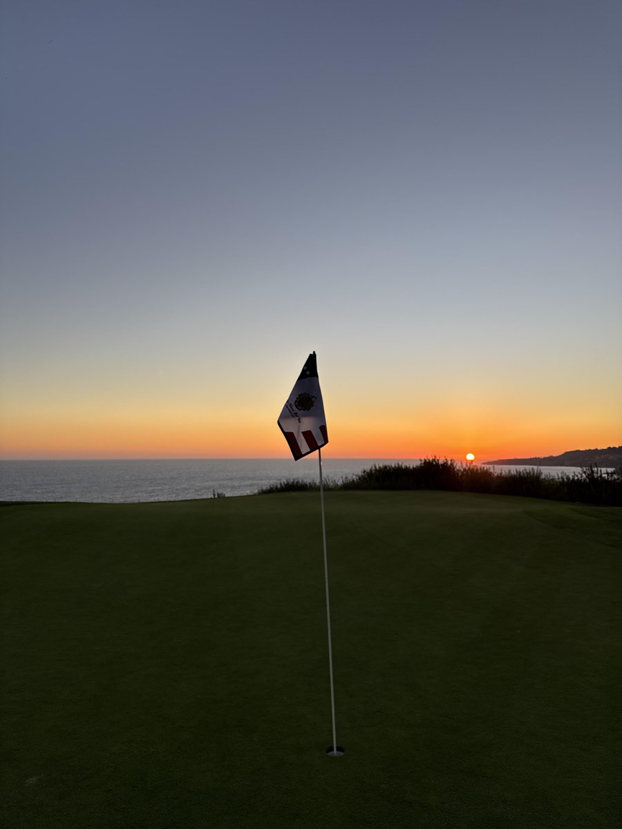 ff6_js's tweet image. I don’t play games—except golf. 😉⛳️