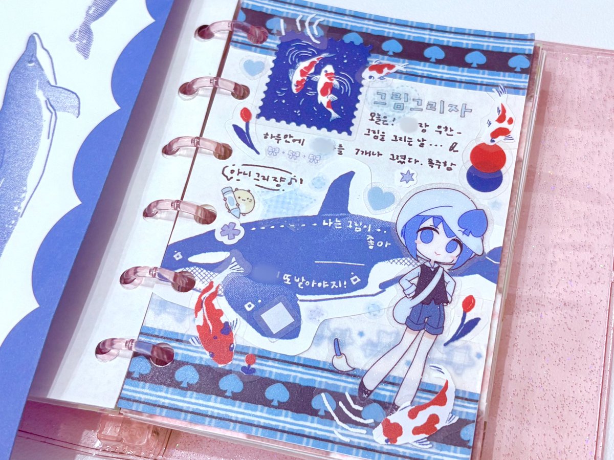 필님이랑 파랑 + 그림 주제로 커다했어요🎨
찐한 파란 색감이 좋다… ദ്ദി(｡•̀ ᗜ<)

💙<a href="/1004x486/">vlf (필)</a>