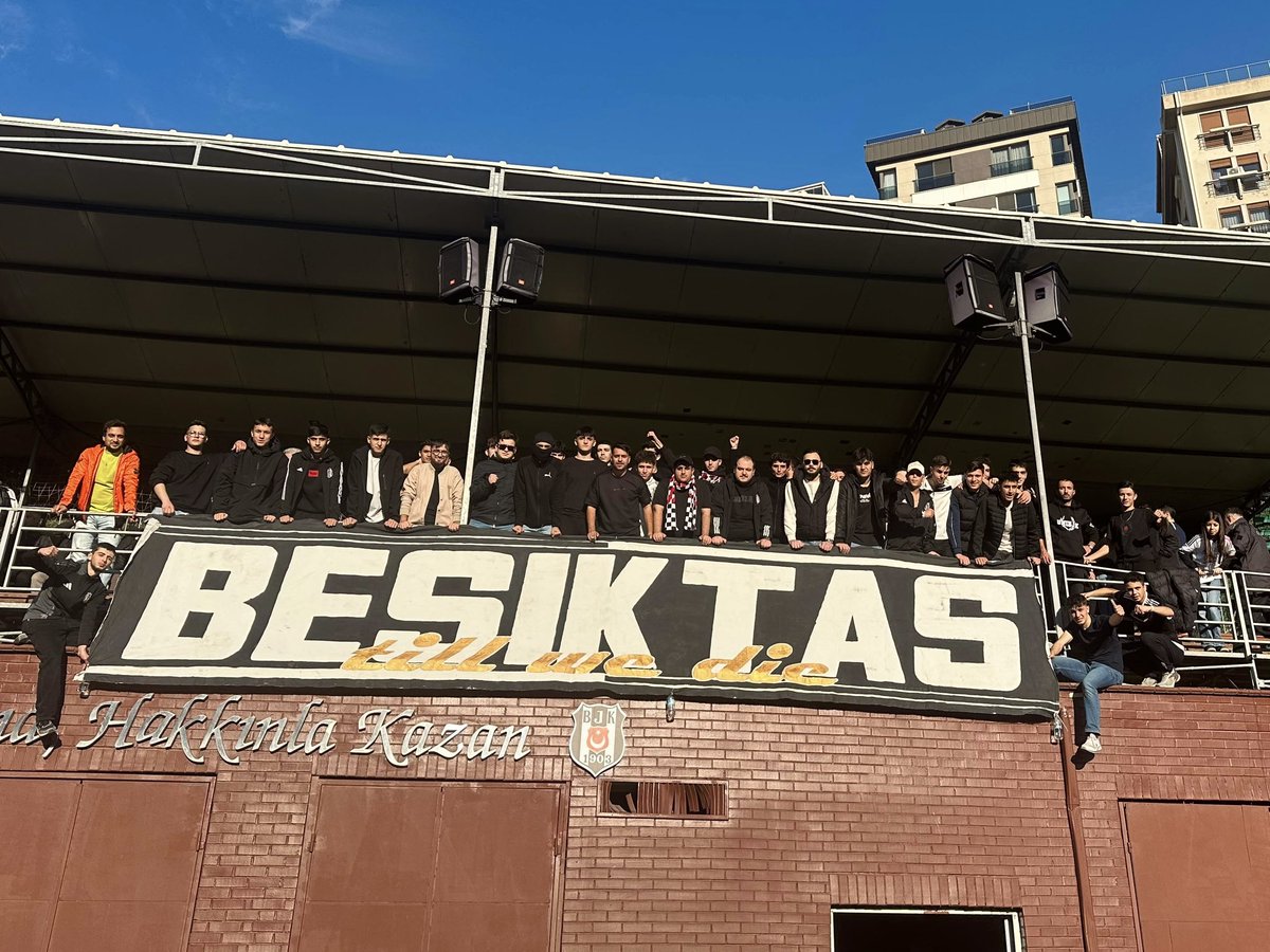 U-15 Futbol Takımımızdaki genç kardeşlerimizi, İstanbulspor ile oynadığı karşılaşmada yalnız bırakmadık. #UNIBJK