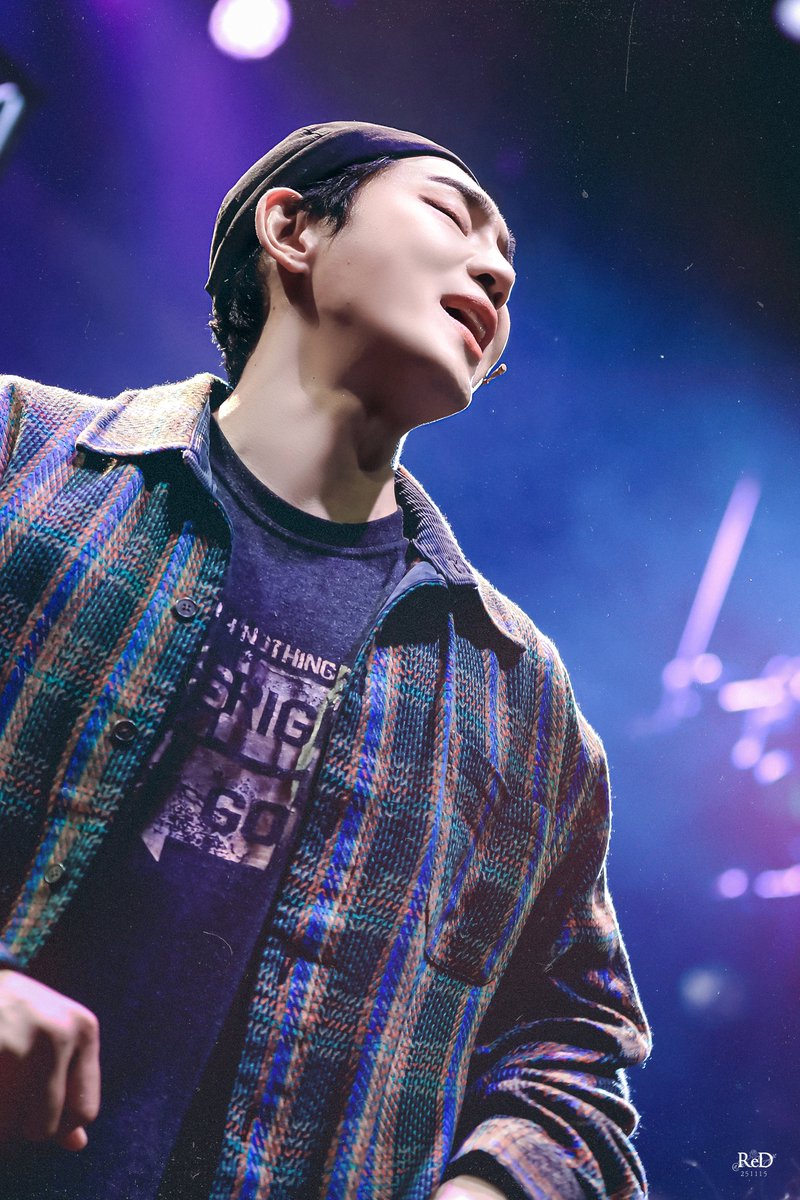 251115 뮤지컬 렌트 커튼콜
콜린 役｜장지후 배우님

내 집에서 같이 살아요
바라는 건 오직 천 번의 키스
내 사랑으로 지켜줄게

#렌트 #콜린 #장지후