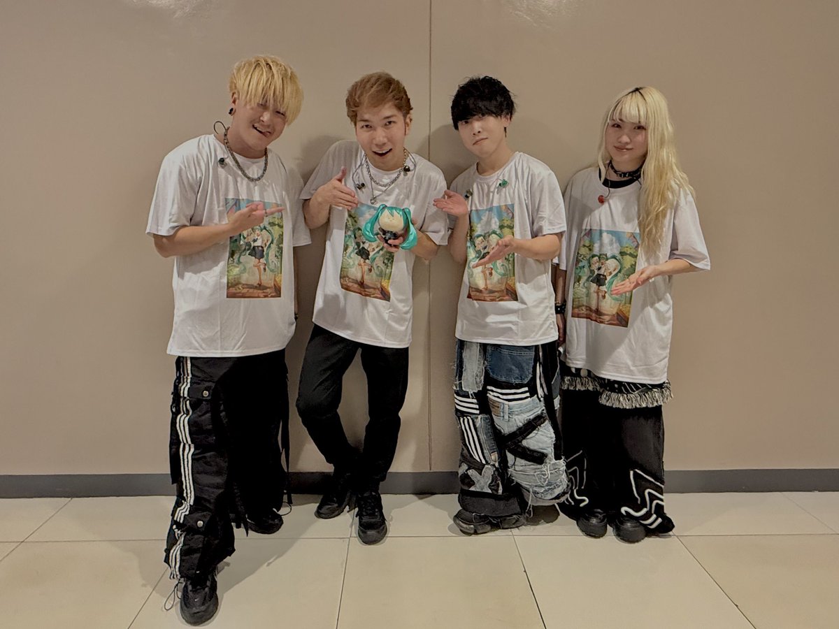 mikuexpo's tweet image. 🌐#MIKUEXPO2025 ASIA - Manila🌐
The show in Manila has ended! 
Thank you so much for coming to see the show!💙
Drum: Takumi Nishizawa (@xxtaku_02)
Bass: Wakazaemon (@waka_lh)
Keyboard: Ken Edo (@edkenpi)
Guitar: Ryuto Ajima (@ryutoajima)