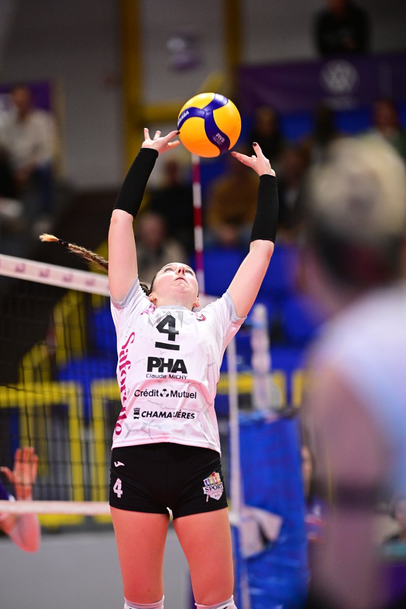 Le Volley-Ball Club Chamalières se déplaçait samedi dernier sur le  terrain du Volero. 
📰 Article complet sur notre site : urlr.me/xtsXfq
🎟️ 1er tour de Coupe de France face à Béziers, mardi 18 novembre à la Maison des Sports : urlr.me/Rg35TK
📢 Entrée GRATUITE