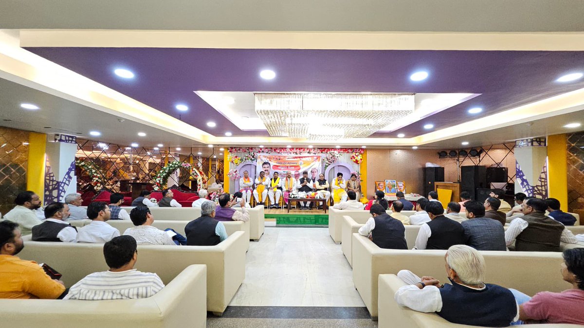 idharampalsingh's tweet image. आज जनपद गाजियाबाद में गाजियाबाद महानगर एवं जिले के माननीय विधायक, बीएलए- 1 और मंडल अध्यक्षों के साथ विशेष गहन पुनरीक्षण (S.I.R) के निमित्त संगठनात्मक बैठक लिया।