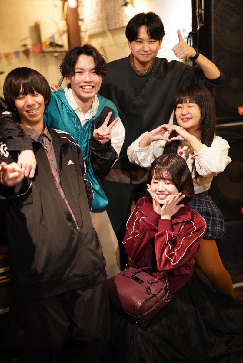 2025.11.16  @下北沢mona records

moonless dawn release party
"夜明け"

1. アイリヴ
2. presage
3. weekend beat
4. 夜とすべて
5. horizon

<a href="/santaclaus_52/">わいと（はとむぎ）</a> さんを迎えての特別編成でした！
ご来場いただいた皆様、ありがとうございました🦋