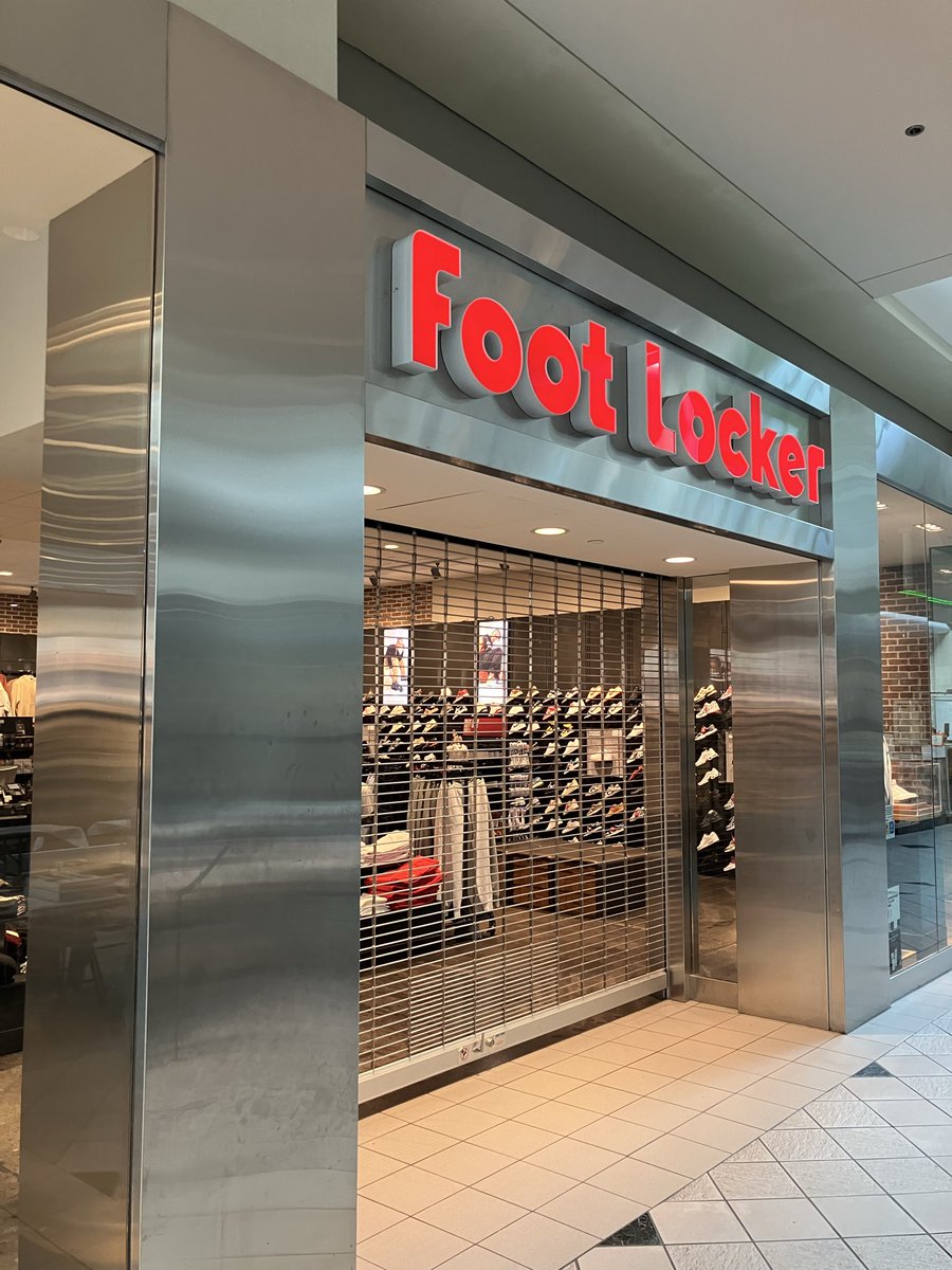 Day two at Emerald Square Mall. Ready to go one hour before kickoff of <a href="/cardshowsMA/">cardboardpromotions</a> huge show! Tons of amazing deals to be had. 

We’re opposite Foot Locker, so look for the green tablecloth.