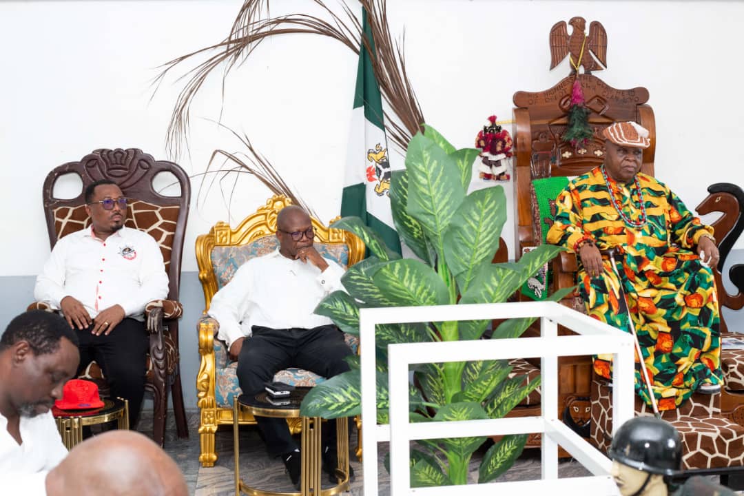 NASPC1952's tweet photo. As part of activities during the quarterly Working Council meeting of the National Association of Seadogs in Akwa Ibom State, the NAS Capoon, Dr Joseph Oteri paid a courtesy visit to the Paramount Ruler of Uyo, His Royal Majesty, Edidem Sylvanus Effiong Okon in his palace.
#NASPC1952