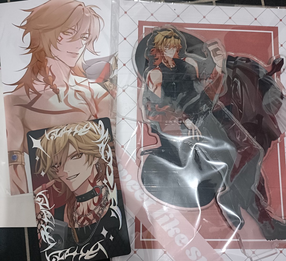 1Kazu_Ryuujin's tweet image. 14. @soyusoda 
Udah meratapi standee Mydei sejak PO 1, ending nya khilaf juga pas OTS wkwkw
Tapi lupa beli print² lain, semoga ada PO setelah CF :((

15. @linlye_merch 
Finally I can buy this one!
But Mydei plushie is out of stock 😭
Hope I can buy some merch from you again!