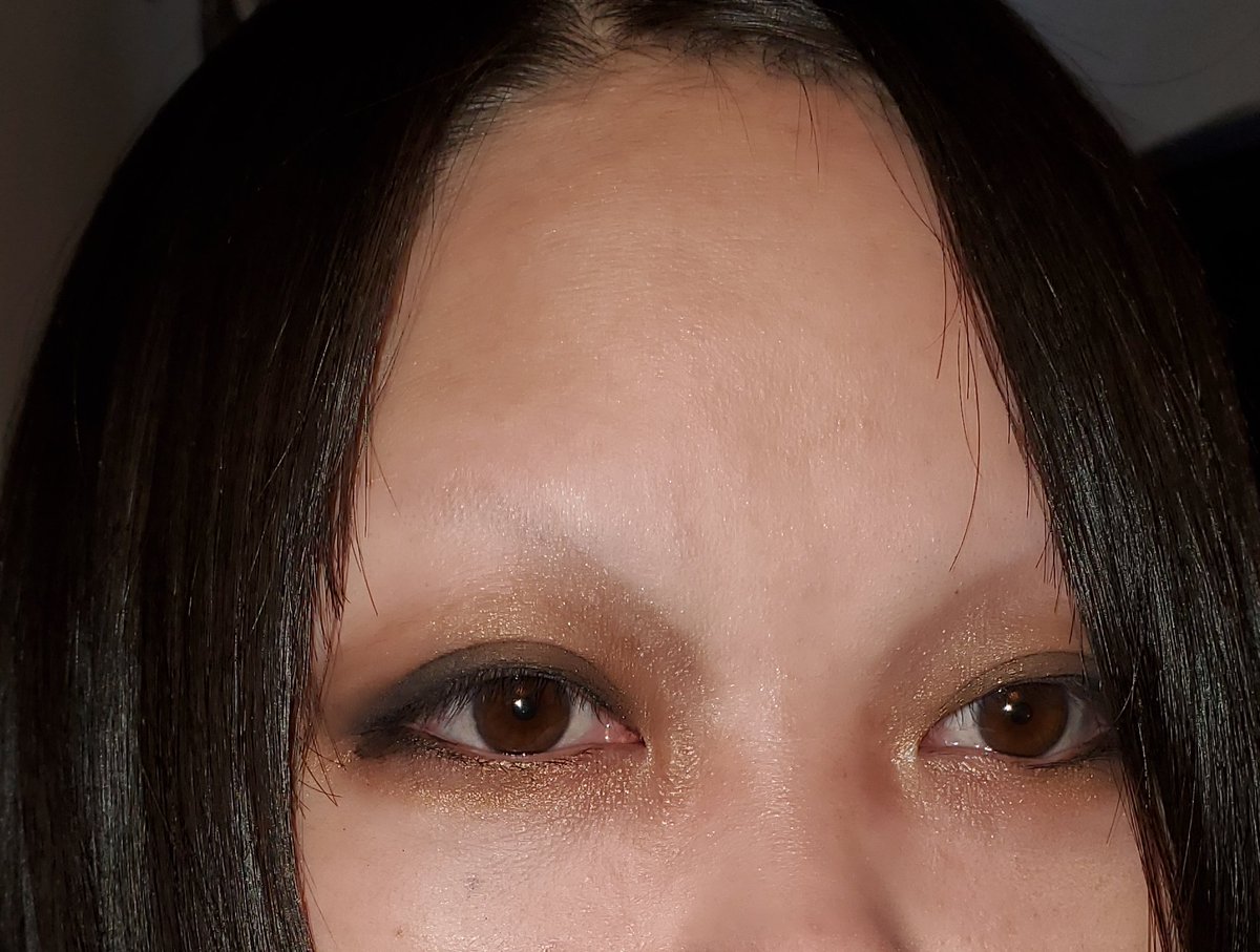 昨日に引き続きのCROSSROADFes.
今日はBreakOutな感じでした！

やはりワシの目はカラコンと相性悪くて絶対ズレる…
結局視界が半減して危険なのでカラコンは断念…勿体無い…

今日のメイクは昨日とは違う感じで行きました。
あ、あと爪も黒くしてます。バンギャ！って感じ～

#CRFest
#CRF持ち込み飯