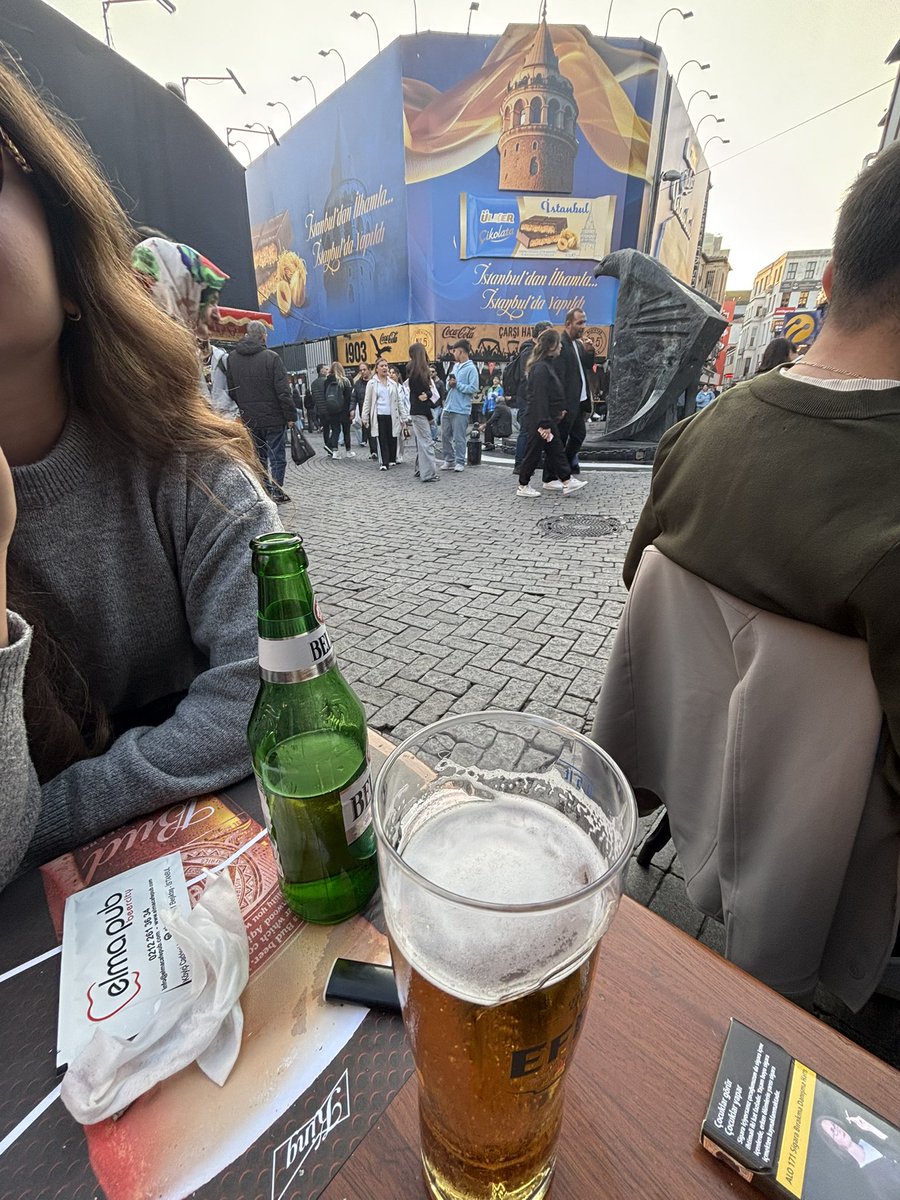 yarın proje teslim varken bizim relaxlık (kalıcaz)