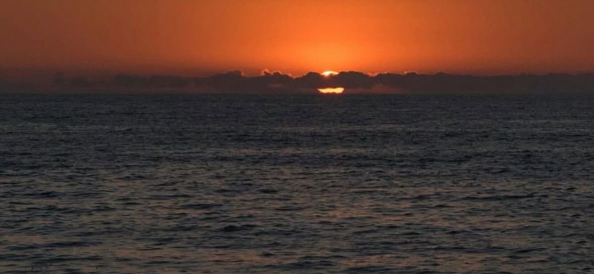 اللهم شيئاً لطيفاً يحدث ، يكسر الروتين المهلك .