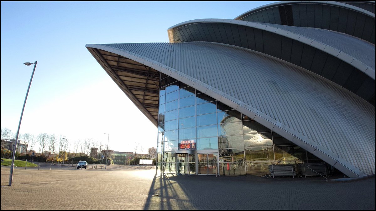 nightly_moth's tweet image. Bob Dylan and his band — Rough and Rowdy Ways Show at Glasgow SEC Armadillo tonight. Bright blue skies in Glasgow today. 
—
@bobdylan