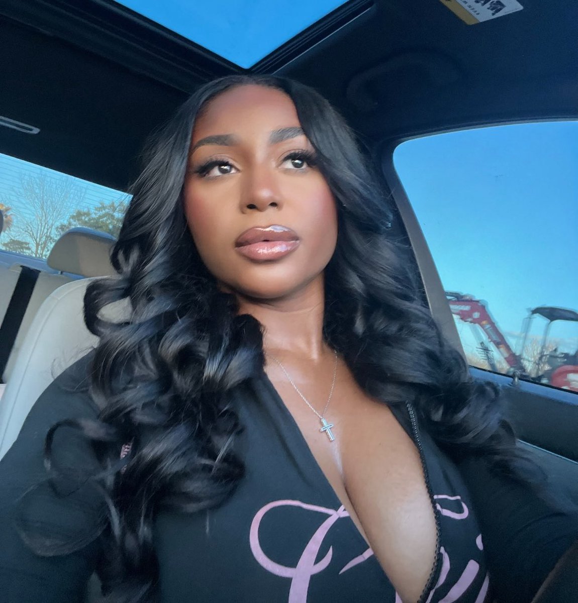 Girlalala and Stasy Charles deaths back to back is fucking me up bad. I’m so tired of seeing black women die because of DV this shit is heartbreaking. Rest in peace angels 🤍