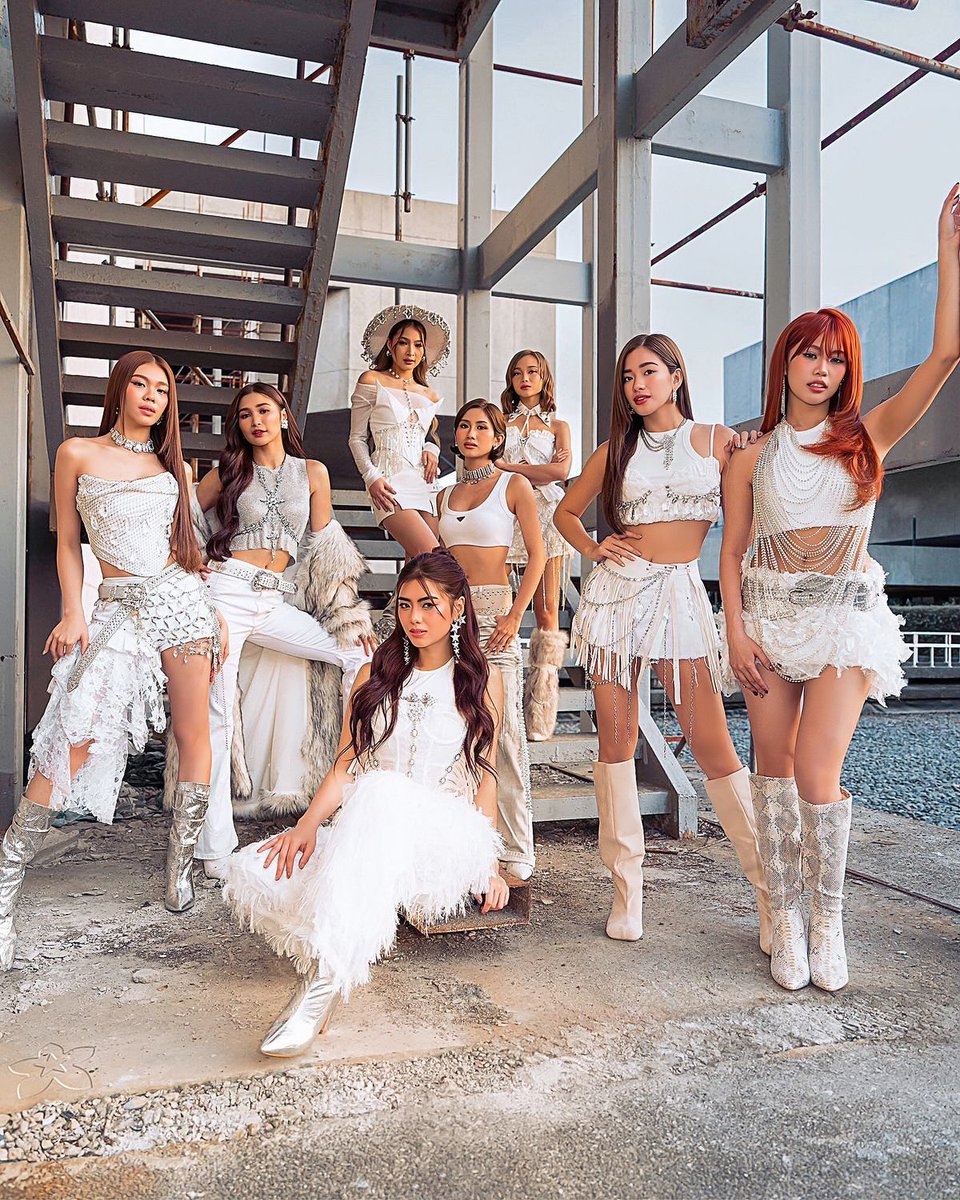 thebinibase's tweet image. AND IT’S A WRAP! 🎉

BINI closes the night with an impressive (5) awards at the 38th Awit Awards:

🏆 Favorite Group Artist – BINI
🏆 Favorite Album of the Year – BINI
🏆 Vibe Stan Awards – BLOOMS
🏆 Best Dance/Electronic Recording – “Salamin, Salamin”
🏆 Most Streamed Artist –…