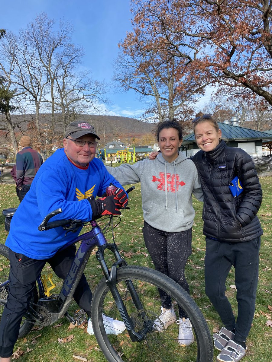 EAHS Cross Country tweet media