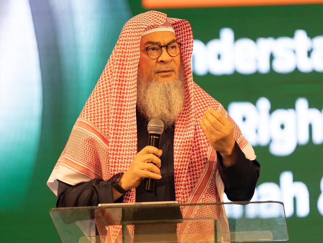 BashirAhmaad's tweet photo. Sheikh Assim Al-Hakeem delivered an insightful lecture at the Peace and Unity Convention on “Understanding our Religion the Right Way: Qur’an, Sunnah and Companions.” at the Oriental Hotel in Lagos. #PUC2025 https://t.co/gGpjohgqOt