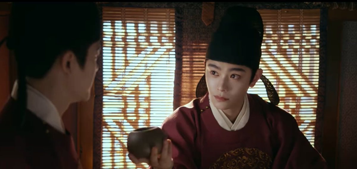 plathsfig's tweet image. who looks this cute in official uniforms 🐈☹️