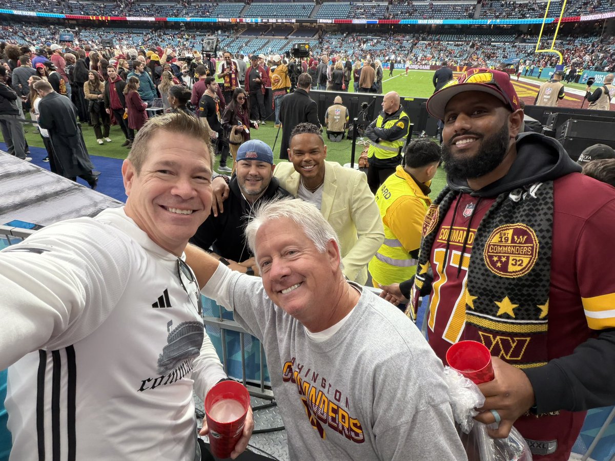 stevechenevey's tweet image. Five @fox5dc coworkers representing at the @Commanders game in Madrid #HTTC