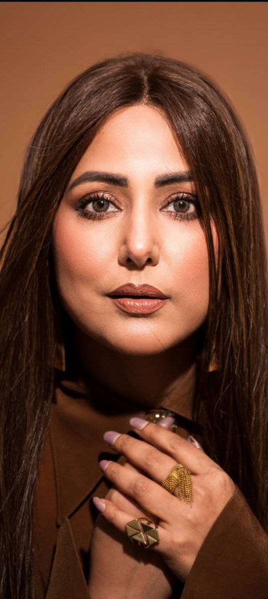 Gorgeous Queen 👑 #HinaKhan