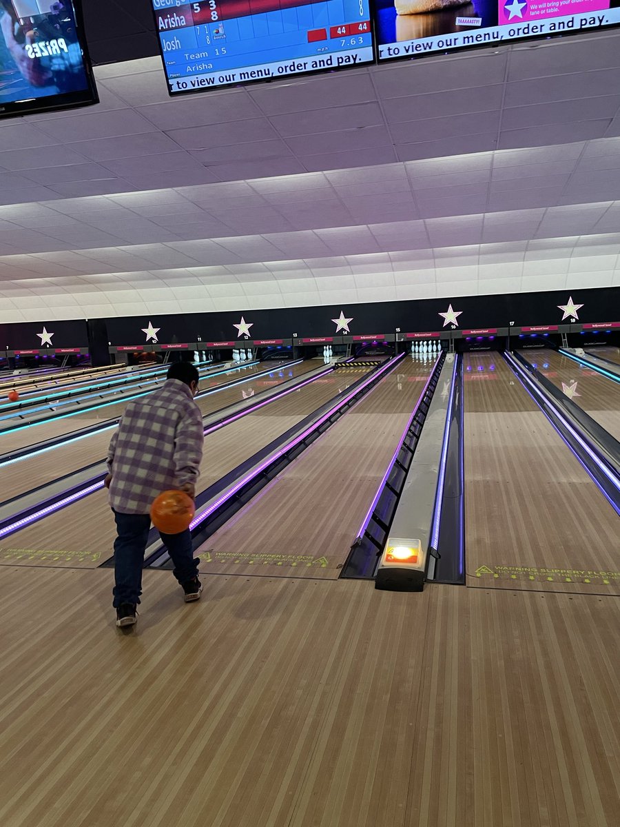 CascadeCharlton's tweet image. Enjoying a group bowling activity together #groupactivity #enablenotlabel #autismawareness