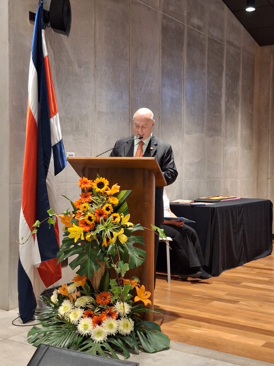 llegopapa's tweet photo. Un honor participar en la clausura del Seminario Internacional “Derechos Humanos y Crimen Organizado en América Latina”, celebrado en la Universidad de Costa Rica y organizado por la ALDHU.

Compartí reflexiones sobre los retos regionales del crimen organizado, la defensa de los derechos humanos y la importancia de fortalecer la cooperación entre nuestros países.

Agradezco las atenciones de la delegación dominicana en Costa Rica y felicito a los distinguidos reconocidos durante el evento.