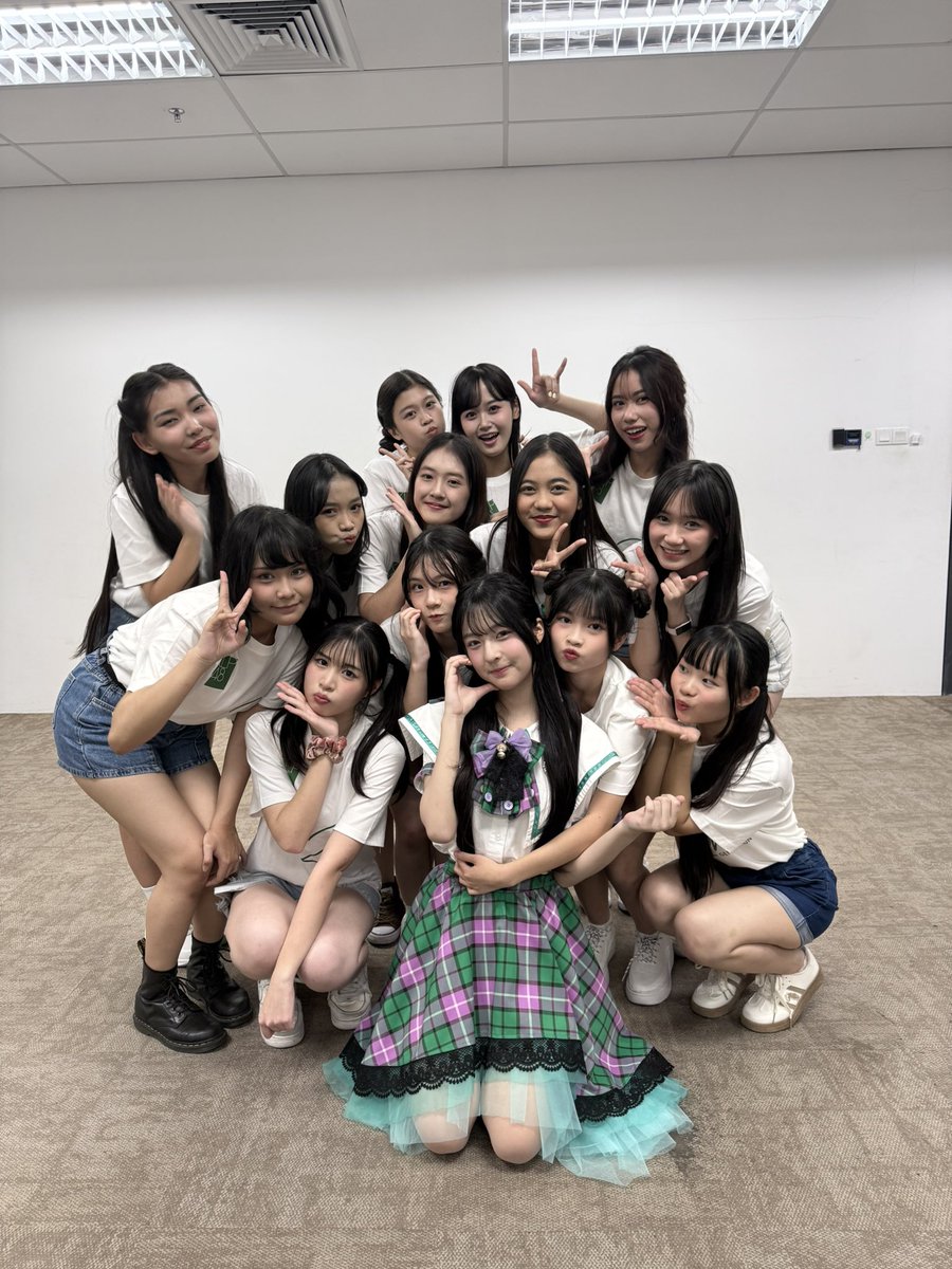 Hillary₊˚⊹♡ tweet media